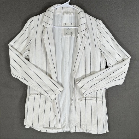 Abercrombie  & Fitch blue and white pin striped blazer in size xs - Picture 4 of 5